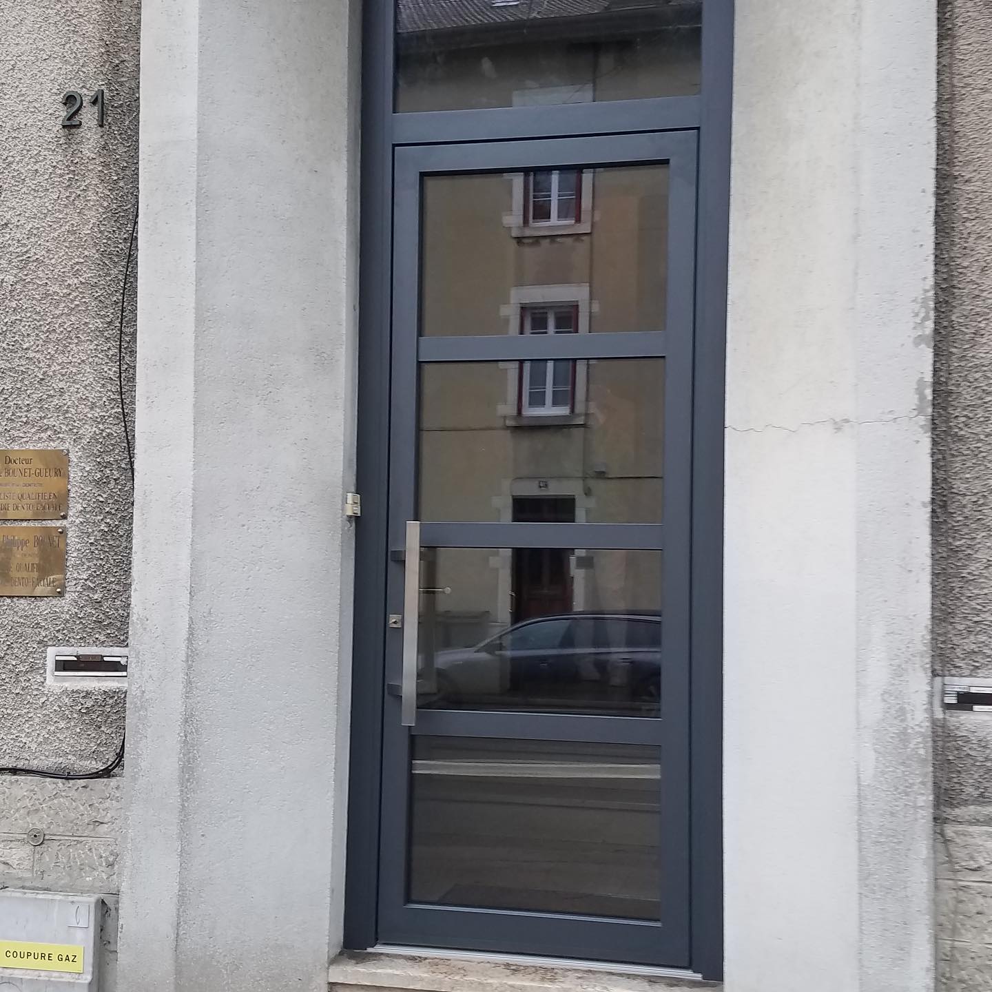 APRÈS